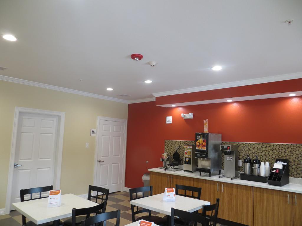 Econo Lodge Inn & Suites Houston Nw-Cy-Fair Jersey Village Exteriör bild