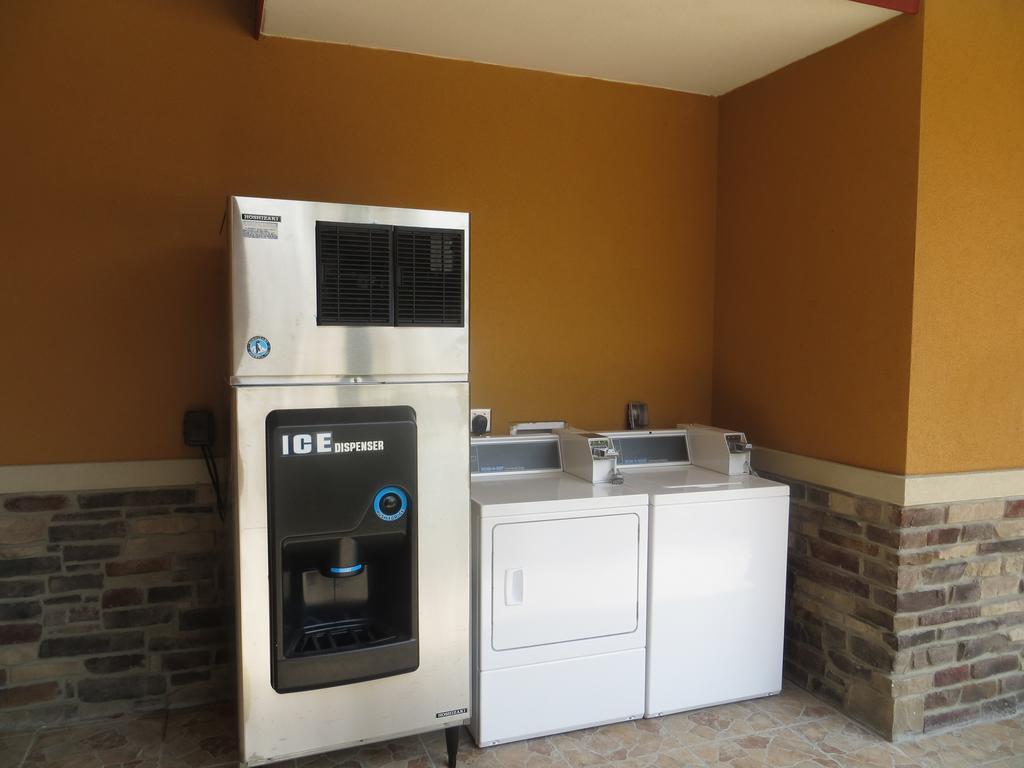 Econo Lodge Inn & Suites Houston Nw-Cy-Fair Jersey Village Exteriör bild