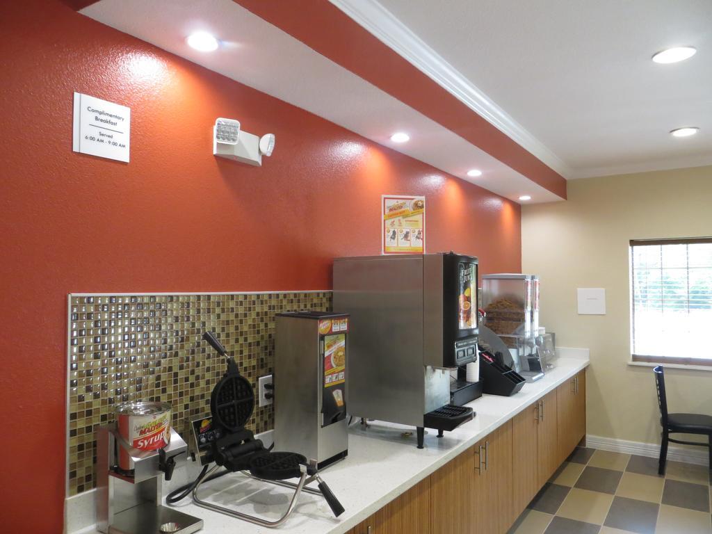 Econo Lodge Inn & Suites Houston Nw-Cy-Fair Jersey Village Exteriör bild